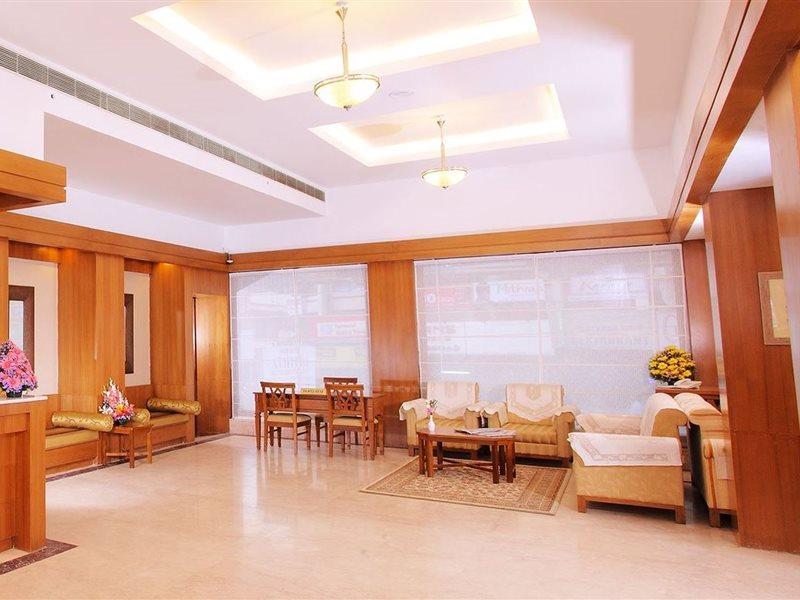 Pooram International Hotel Thrissur Exterior photo